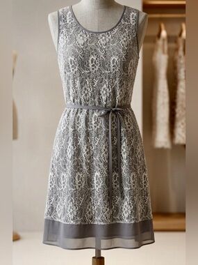✨ Vera Wang Lace Dress